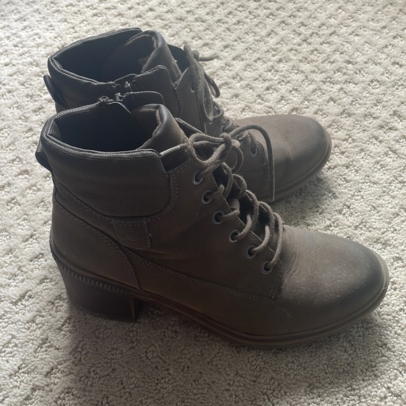 Heeled booties - Picture 2 of 3